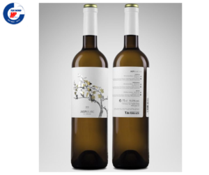 Tem nhãn rượu được thiết kế một cách tinh tế