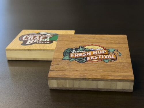 Tem UV dán lên bề mặt gỗ khá đẹp và khó phai